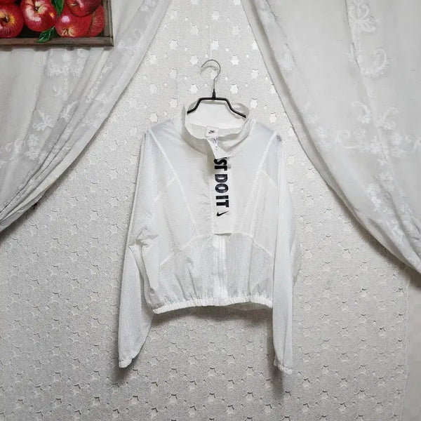 [BUNJANG] Women's White Cropped Zip-Up Jacket / 화이트 크롭 집업 여성55