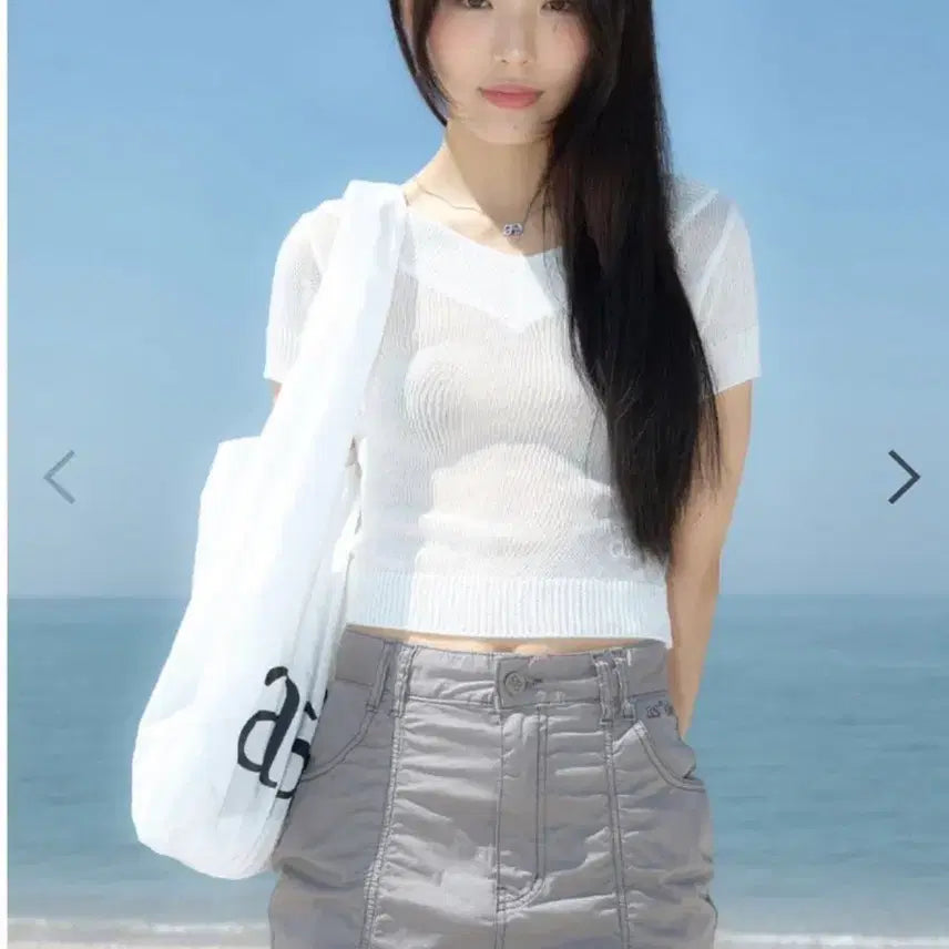 [BUNJANG] As on V-neck Knit Ivory / 애즈온 샤이 브이넥 니트