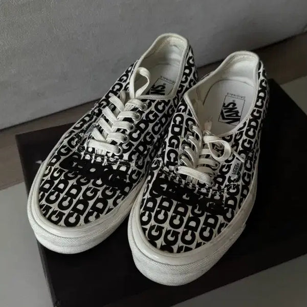 [BUNJANG] Vans Vault x CDG OG Authentic LX White Black (2018) / 반스 볼트 x CDG OG 어센틱 LX 화이트 블랙 2018 280사이즈