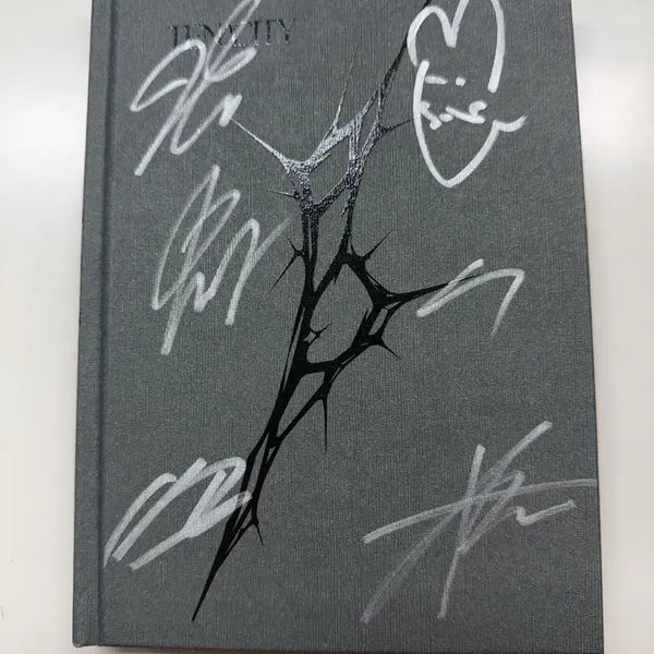 [BUNJANG] SF9 Signed 10th Anniversary Tenacity Album / SF9 친필싸인 10주년 Tenacity 앨범 판매합니다 (하자X)