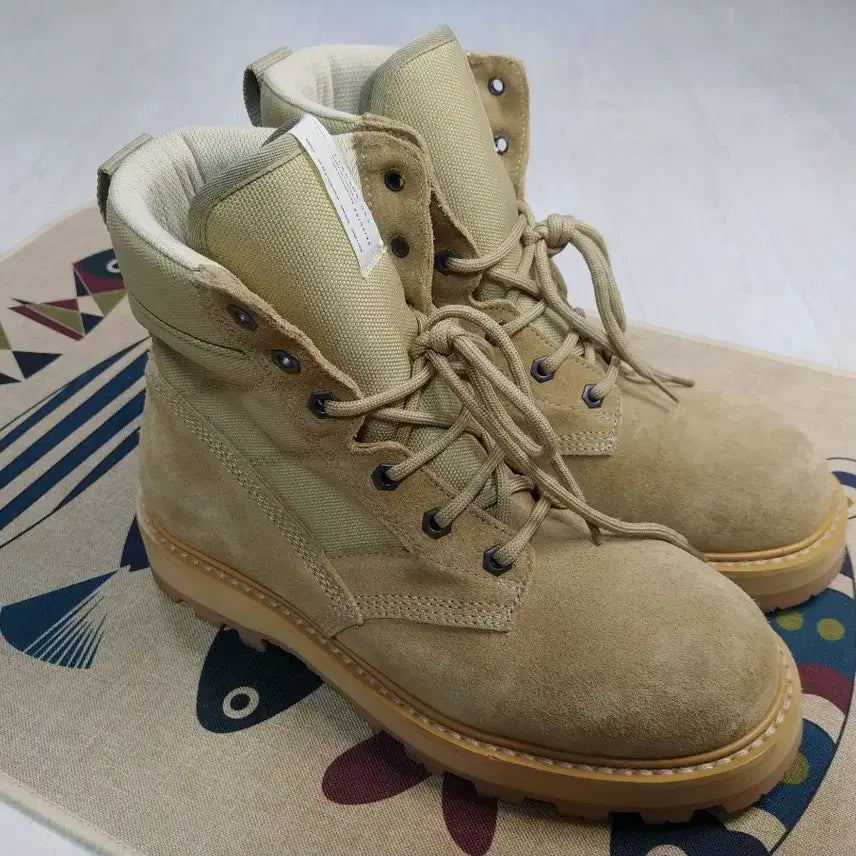 [BUNJANG] ARKET Vibram Sole Suede Boots Size 255 / 255 / 아르켓 비브람 솔 스웨이드 부츠