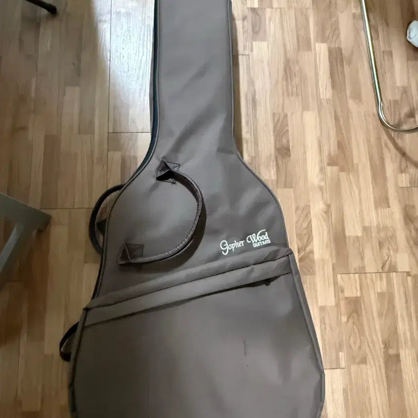 [BUNJANG] Gopherwood G110 Acoustic Guitar with Case / 고퍼우드 G110 통기타 (케이스 포함)