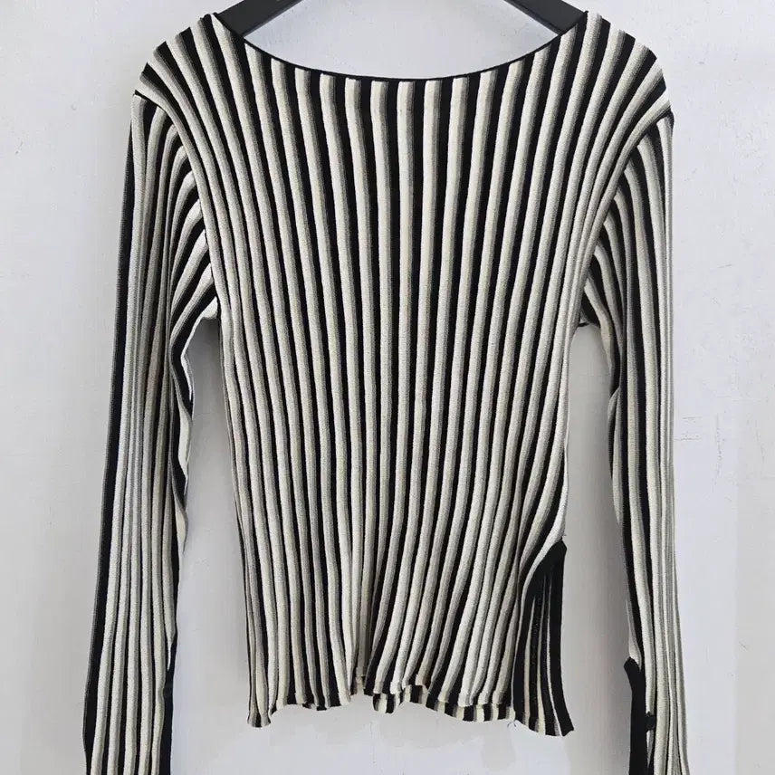 [BUNJANG] Theilma Multi Stripe Ribbed Knit Top / 더일마 멀티 스트라이프 골지 니트 탑