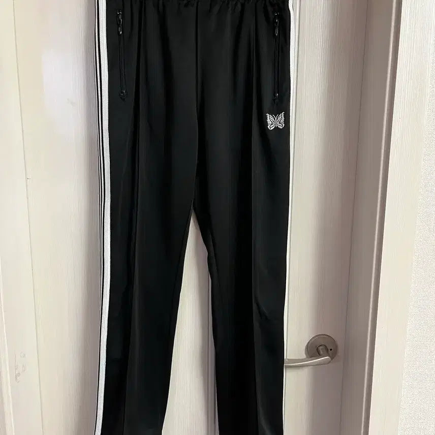 [BUNJANG] Needle Trak Date Pants Black / 트랙 일자 팬츠 니들ㅅ 블랙