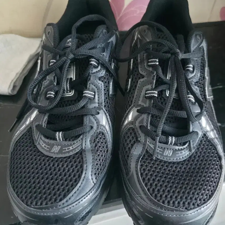 [BUNJANG] New Balance 740 Sneakers / 뉴발란스 740
