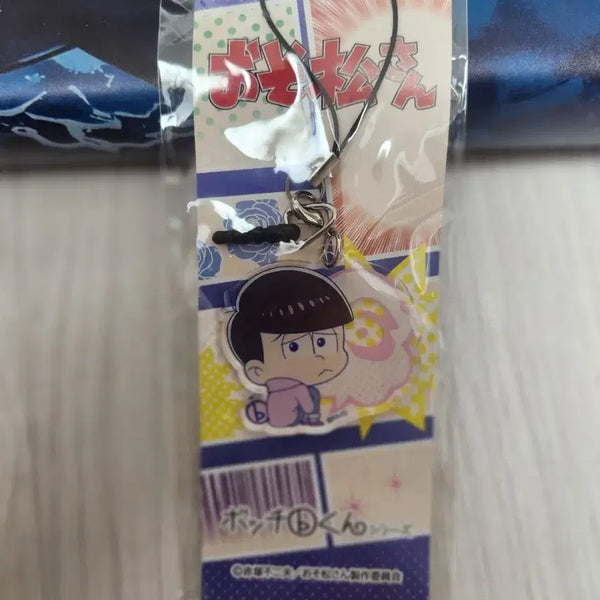 [BUNJANG] Osomatsusan Todomatsu Bocchi-kun Collaboration Keyring / 오소마츠상 토도마츠 봇치군 콜라보 키링