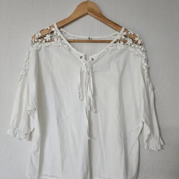 [BUNJANG] White Lace Blouse / 흰색 레이스 블라우스