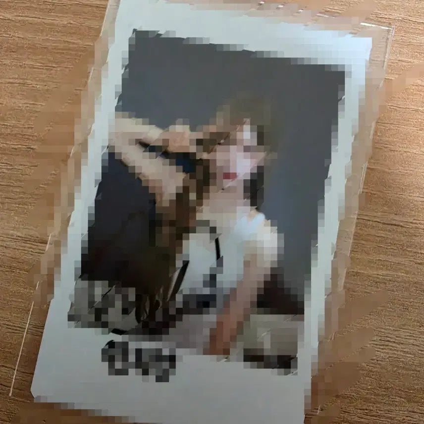 [BUNJANG] tripleS Yeonji Signed Polaroid LOVE&POP / 트리플에스 연지 싸인 폴라 LOVE&POP