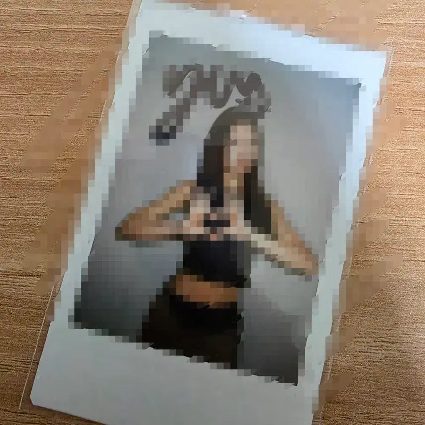 [BUNJANG] ODD YOUTH Yeyum Signed Polaroid / 오드유스 예음 싸인 폴라