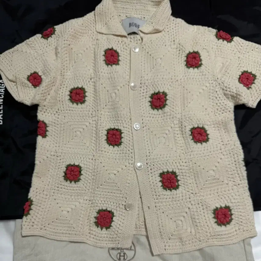 [BUNJANG] Short Sleeve Knit Shirt M/L / 보디 반팔 니트 셔츠 m/l사이즈 팝니다