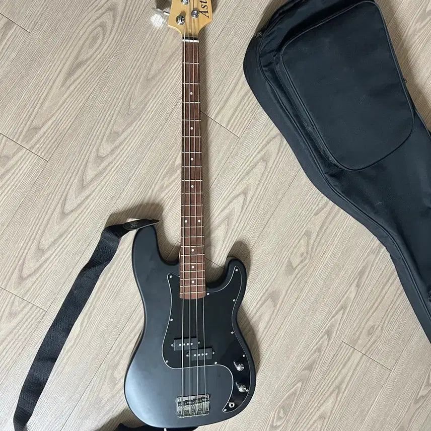 [BUNJANG] Aster Bass Guitar Set with Amplifier / 베이스기타 판매합니다. (앰프포함)