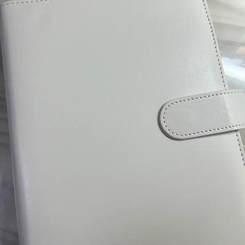 [BUNJANG] Macaron 6-Ring A5 Photocard Binder - White / 마카롱 6공 포카바인더 A5 화이트
