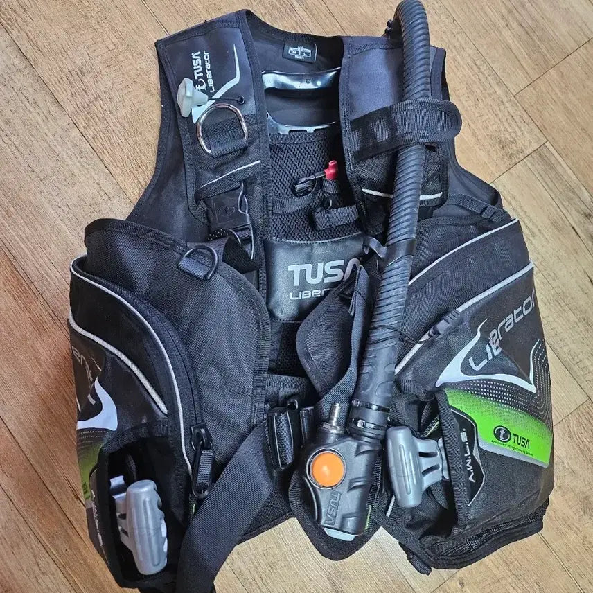 [BUNJANG] TUSA Mint Condition Advanced Buoyancy Control Device (BCD) with 4-Sided Weight Pockets / 스쿠버 다이빙 bc 민트급 투사 고급형 부력조절기 4면 웨이트 포켓 TUSA사용감 거의 없습니다. 상태 매우 깨긋