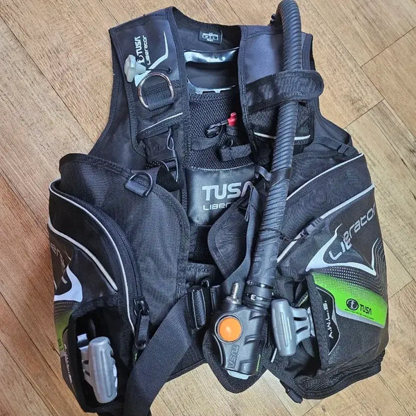 [BUNJANG] TUSA Mint Condition Advanced Buoyancy Control Device (BCD) with 4-Sided Weight Pockets / 스쿠버 다이빙 bc 민트급 투사 고급형 부력조절기 4면 웨이트 포켓 TUSA사용감 거의 없습니다. 상태 매우 깨긋