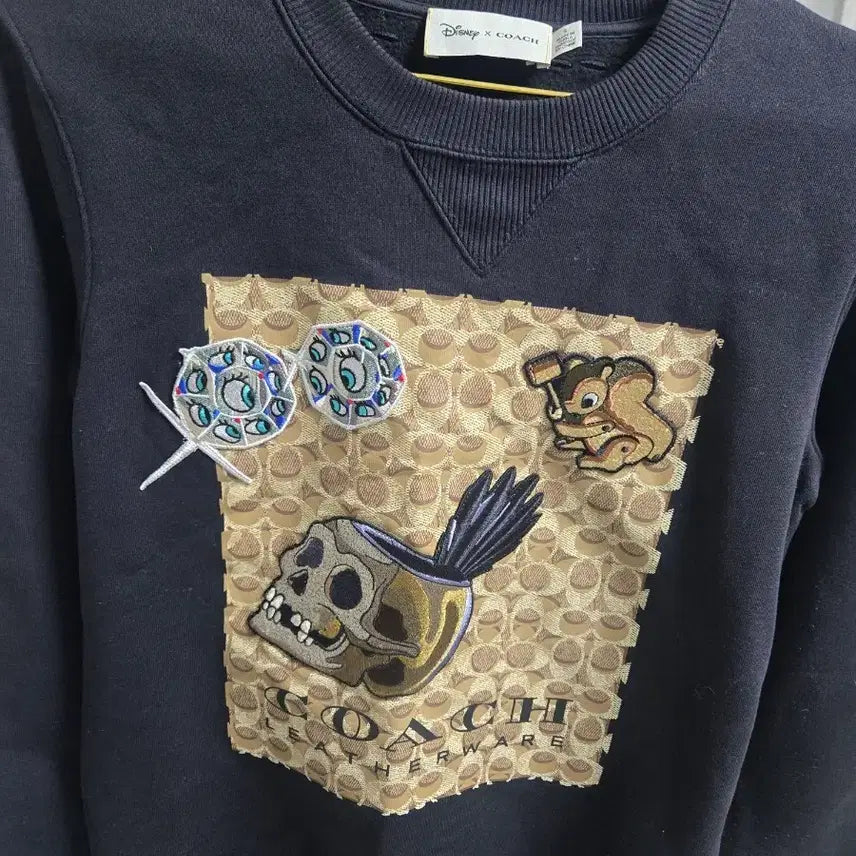 [BUNJANG] Coach x Disney Collaboration Embroidered Sweatshirt Black / 코치 디즈니 콜라보 맨투맨 블랙