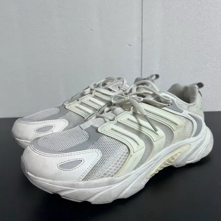 [BUNJANG] Adidas Climacool Ventania Running Shoes (270) / 아디다스 클라이마쿨 벤타니아 러닝화 (270)