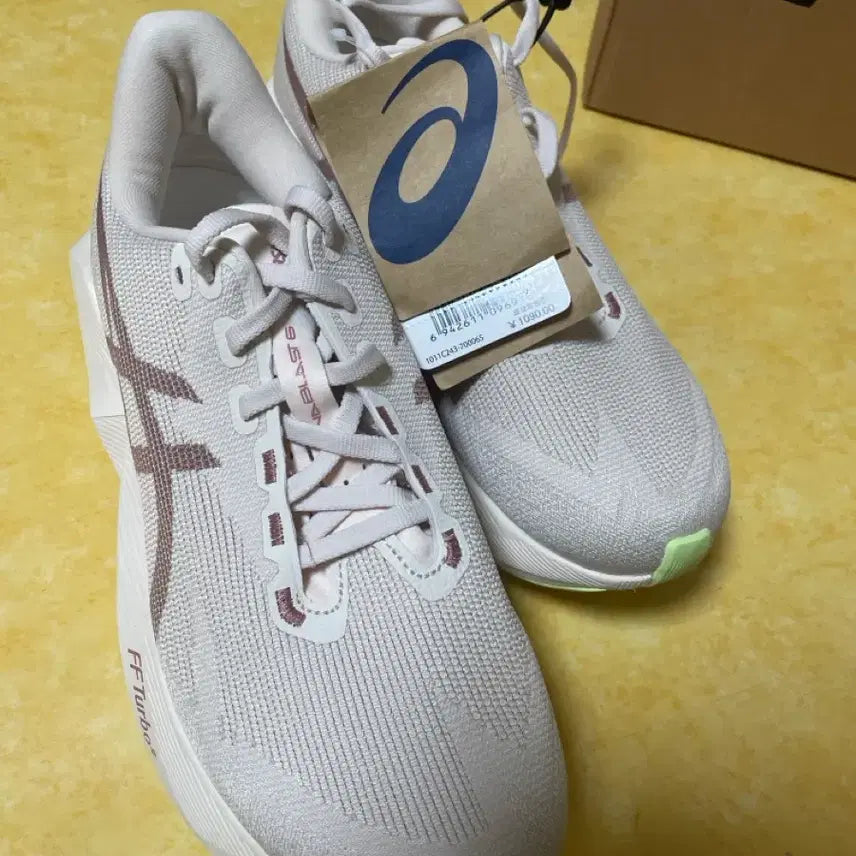 [BUNJANG] Asics Novablast 6 Rose Dust 250 / 아식스 노바블라스트 6 로즈 더스트250