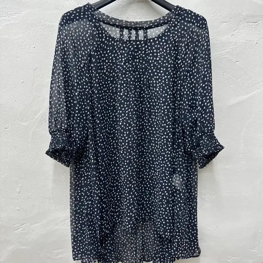 [BUNJANG] Satin Sheer Half-Sleeve Blouse Navy Pattern / [상태최상] 샤틴 상의 여성 블라우스 네이비패턴 시스루 반팔 F