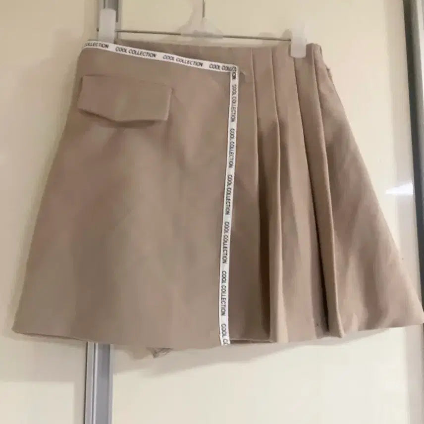 [BUNJANG] Imported Beige Lettering Mini Skirt / 수입의류 베이지 레터링 스커트