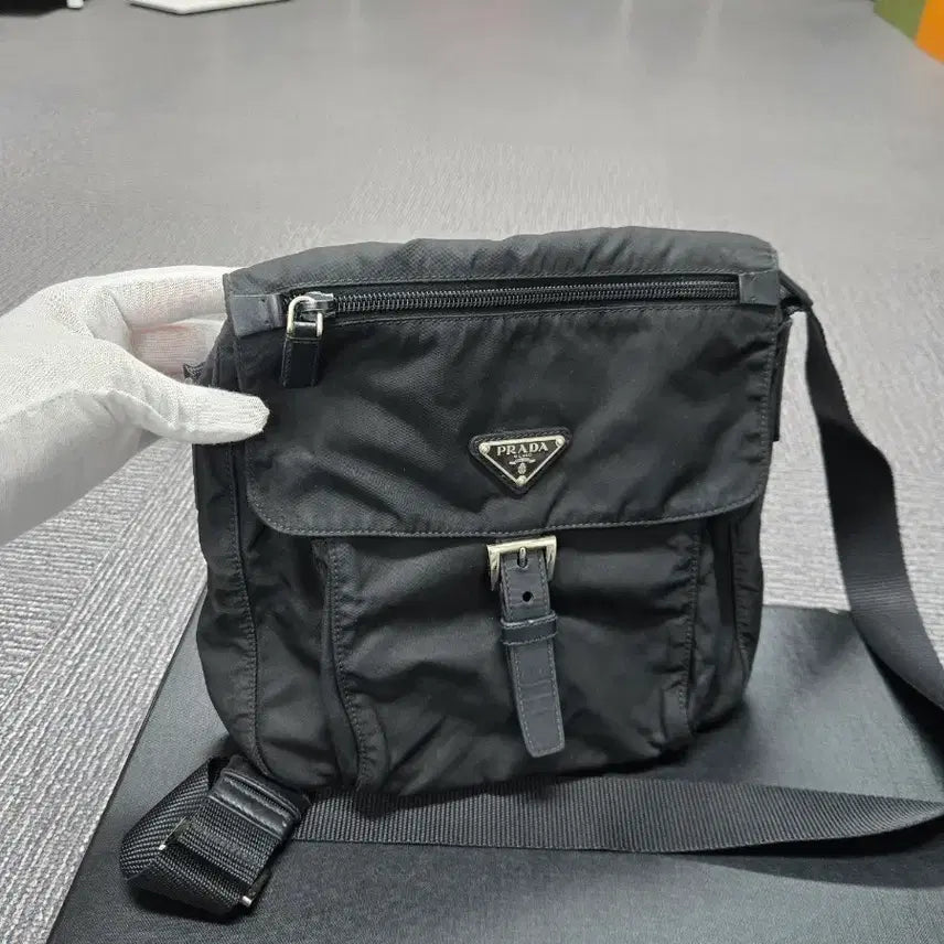 [BUNJANG] Prada Tessuto Nylon Buckle Messenger Bag / [특가][정품] 프라다 테수토 나일론 메신저백