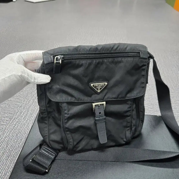 [BUNJANG] Prada Tessuto Nylon Buckle Messenger Bag / [특가][정품] 프라다 테수토 나일론 메신저백