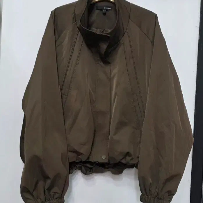 [BUNJANG] Bonixfox Women's Short Windbreaker / 보닉스팍스 여성 숏 바람막이