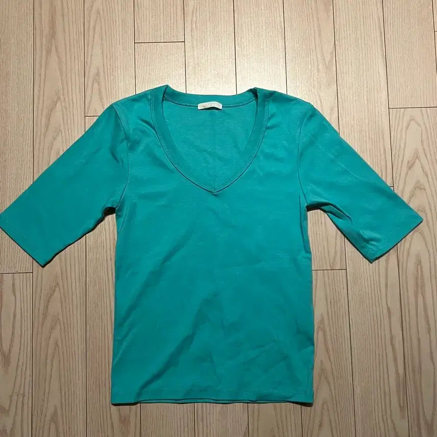 [BUNJANG] Sandro Mint V-Neck Short Sleeve T-Shirt / 산드로 민트색 브이넥 반팔티