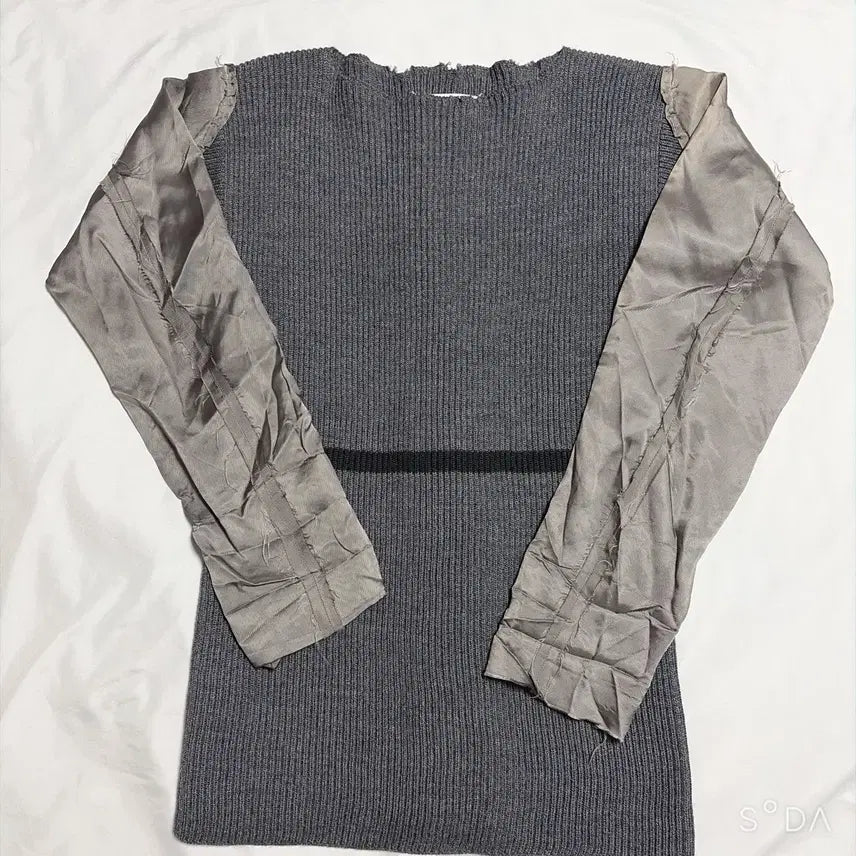 [BUNJANG] Maison Margiela Long Sleeve Knit Blouse - Size M / 마르지엘라 긴팔 니트 블라우스 M