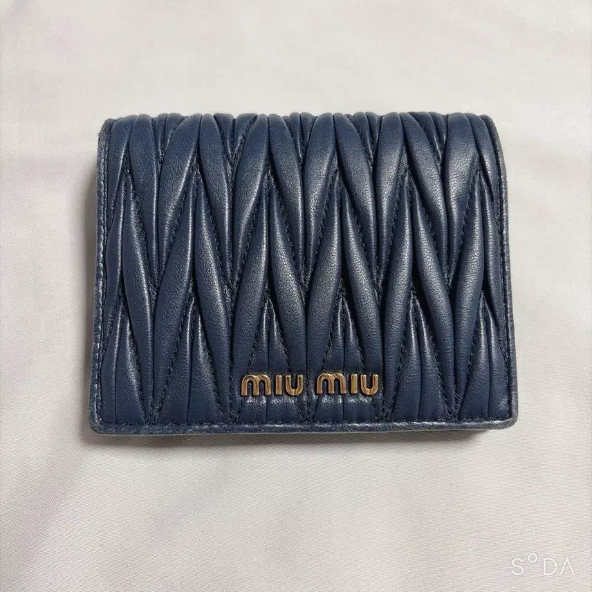 [BUNJANG] Miu Miu Matelassé Wallet Navy / 미우미우 마틀라세 반지갑 네이비
