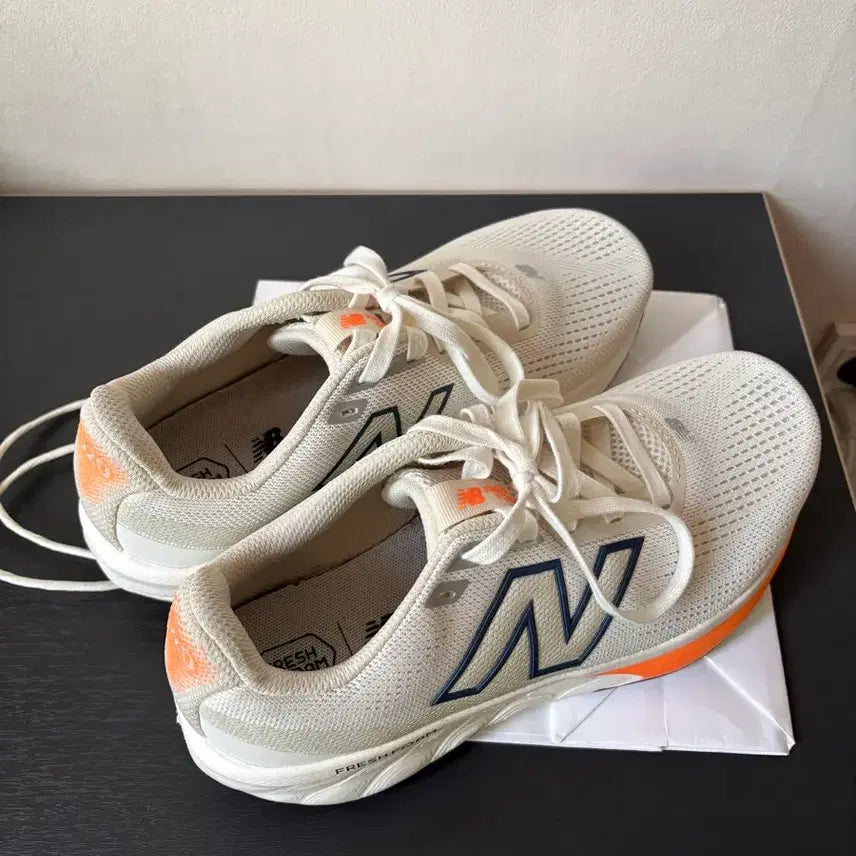 [BUNJANG] New Balance Running Shoes 245 / 뉴발 런닝화 245