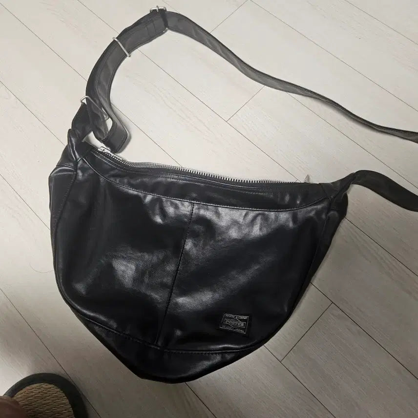 [BUNJANG] Porter Freestyle Shoulder Bag Black / 포터 프리스타일 숄더백 블랙