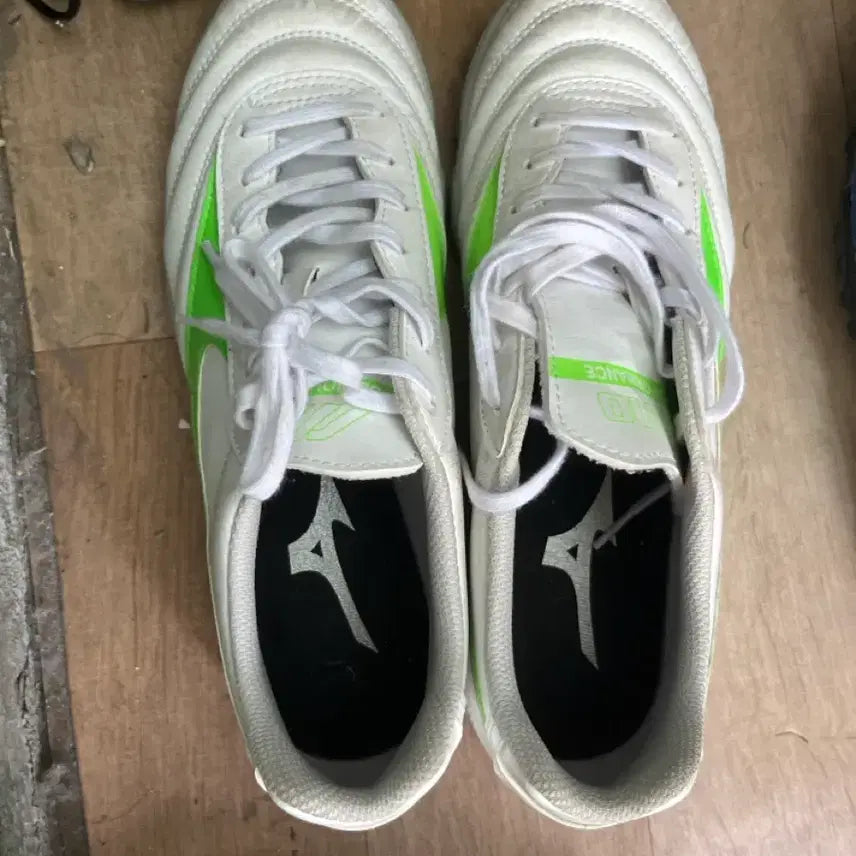 [BUNJANG] Mizuno Morelia 2 Pro White Neon Soccer Cleats / 미즈노 모렐리아2 프로 화이트 네온
