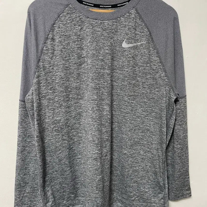 [BUNJANG] Nike Dri-FIT Performance Spandex Long Sleeve Running Shirt / 105 나이키 러닝 드라이핏 기능성 스판 긴팔티 정품