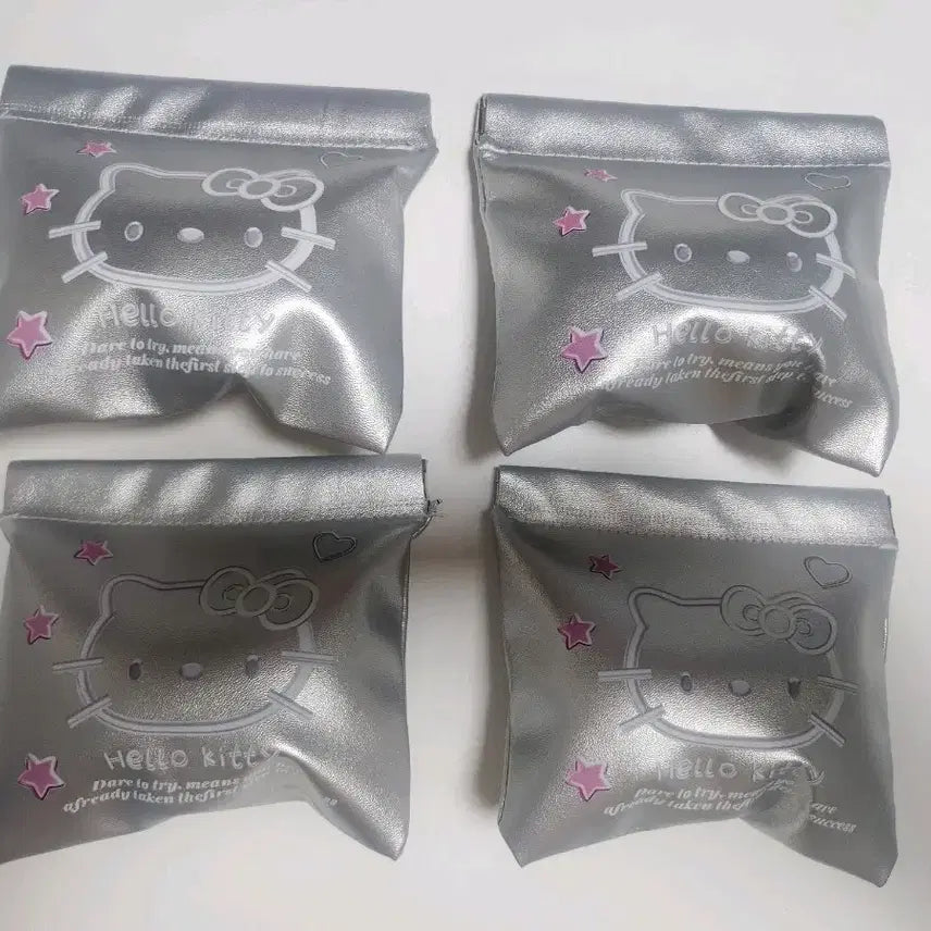 [BUNJANG] Hello Kitty Magnetic Pouch Set (4 Pieces, Silver) / 헬로키티 자석 파우치 4개 세트 실버
