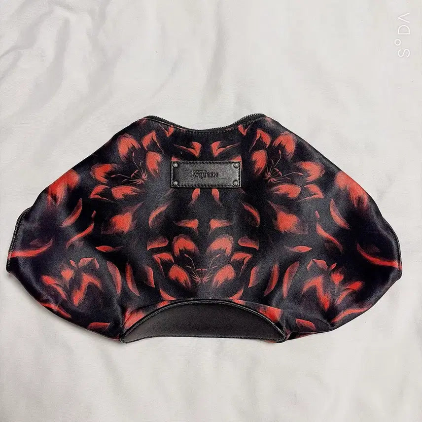 [BUNJANG] Alexander McQueen Clutch Bag Black Red Flower / 알렉산더 맥퀸 클러치 백 블랙 레드 플라워
