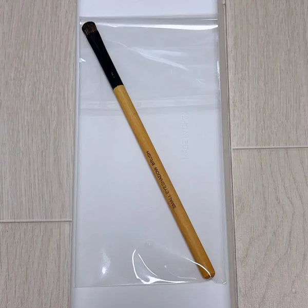 [BUNJANG] Innisfree Small Eyeshadow Brush / 이니스프리 스몰 아이섀도우 브러쉬