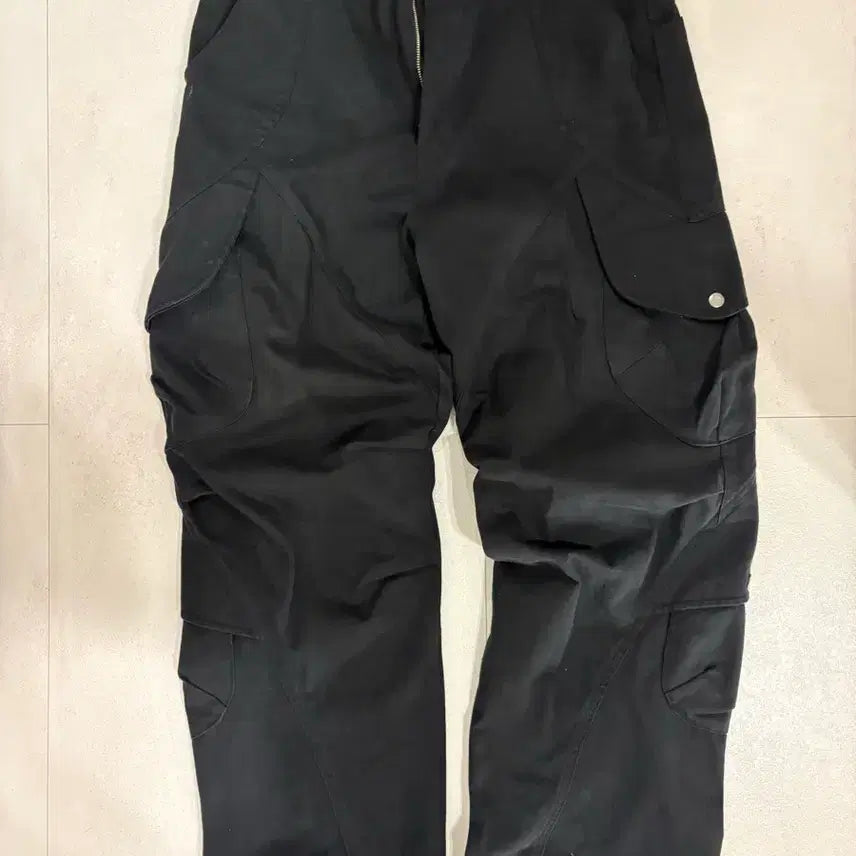 [BUNJANG] IGNOTAR Core 8 Romer Cargo Pants Black M / 이그노타 코어8 로머 카고 팬츠 블랙 M