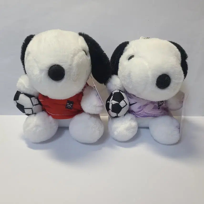 [BUNJANG] Snoopy Soccer Plush Keychain Bundle Set (2 Items) / [새상품] 스누피 축구 인형 키링 2개 일괄