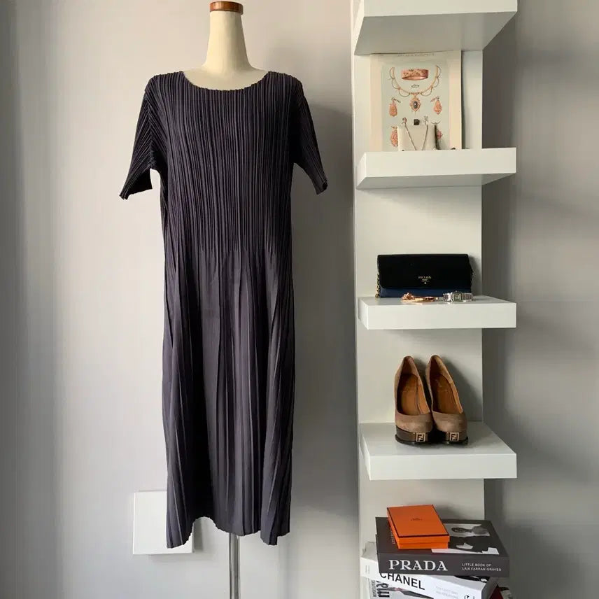 [BUNJANG] YOICHI Pleated Short-Sleeve Long Dress / 55 요이츠(YOICHEU) 플리츠 반팔 롱 원피스