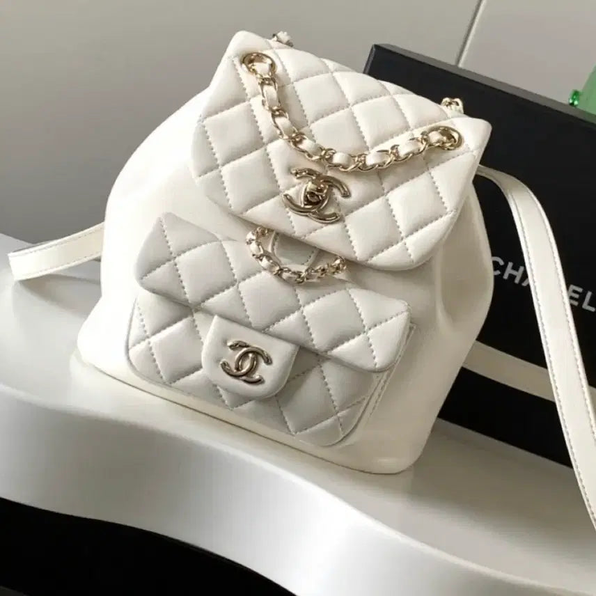 [BUNJANG] Quilted Chain Backpack - White / 체인 백팩 화이트