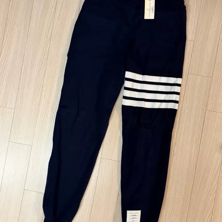 [BUNJANG] Thom Browne 4-Bar Classic Sweatpants Navy Size 1 / 톰브라운 4바 클래식 스웨트 팬츠 네이비 새상품 사이즈1 95
