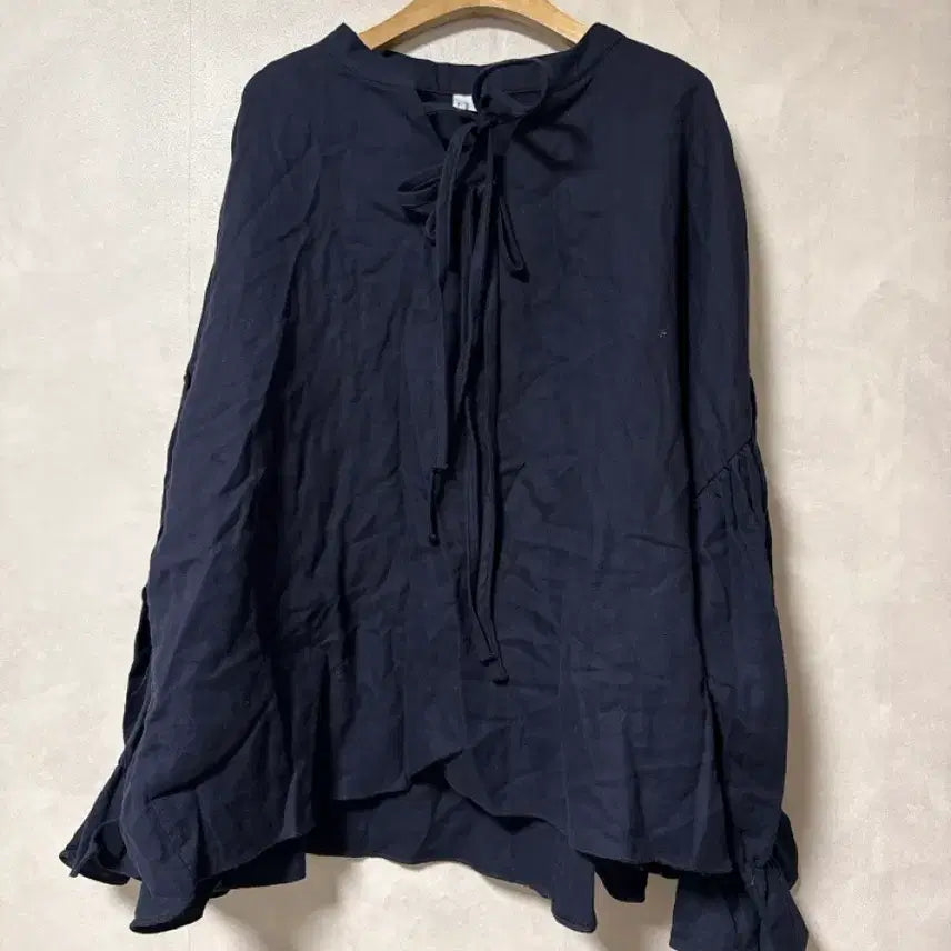 [BUNJANG] Navy Ribbon Blouse / 네이비리본 블라우스