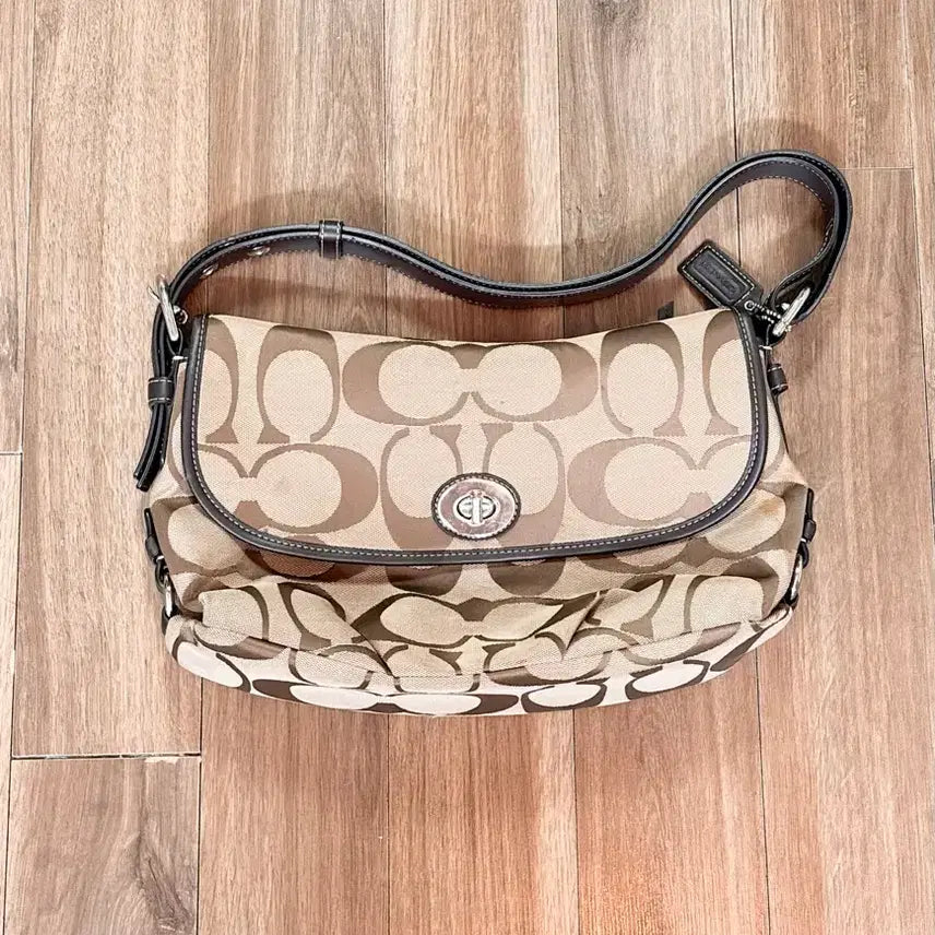 [BUNJANG] Coach Signature Pattern Shoulder Bag Beige Brown / 코치 숄더백 시그니처 패턴 베이지브라운