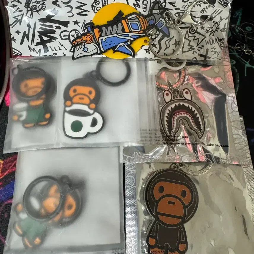 [BUNJANG] Starbucks x BAPE x Arcane Collaboration Keychains / 스타벅스 ,베이프, 아케인 키링 판매