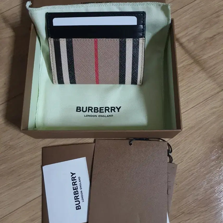 [BUNJANG] Burberry Icon Stripe Card Wallet / 버버리 아이콘 스트라이프 카드 지갑 미사용품