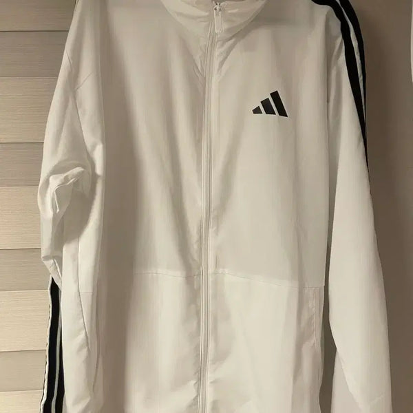 [BUNJANG] Adidas Windbreaker White Size M / 아디다스 바람막이 화이트 - 한국 사이즈 M