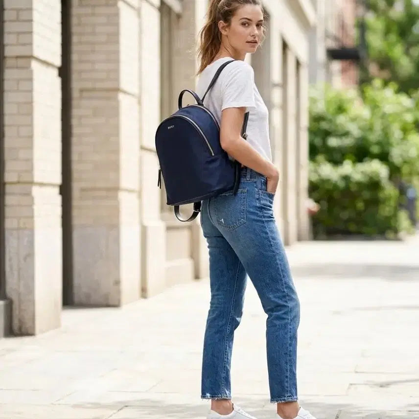 [BUNJANG] DKNY Nylon Mini Backpack Navy / DKNY 나일론 미니 백팩 - 스포티 & 세련미 상태굿