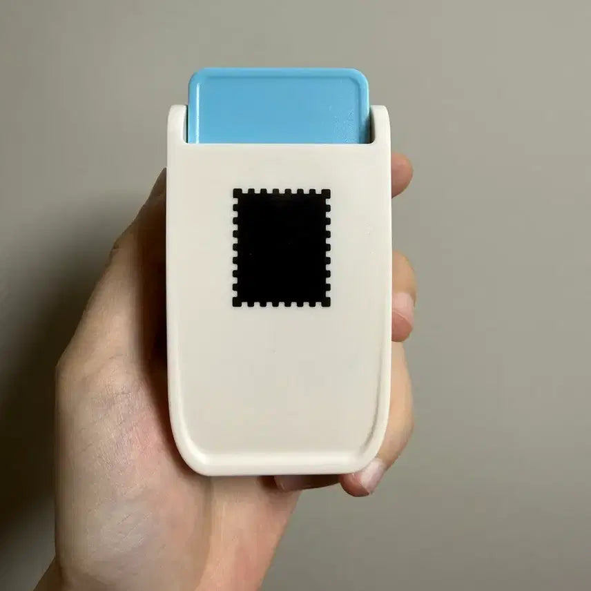 [BUNJANG] Stamp Puncher 2.1x2.5cm Large / 다꾸템 우표 펀칭기 2.1x2.5cm 대형