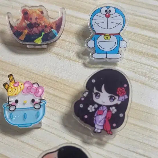 [BUNJANG] Sailor Moon, Doraemon, Hello Kitty, My Melody, PomPomPurin, Crayon Shin-chan Character Clips / 아크릴 세일러문 도라에몽 키티 마멜 폼푸 짱구  캐릭터 집게