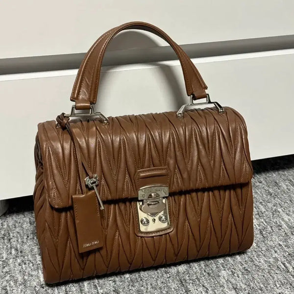 [BUNJANG] Miu Miu Matelassé Top Handle Bag Brown / 미우미우 마테라쎄 탑핸들 브라운